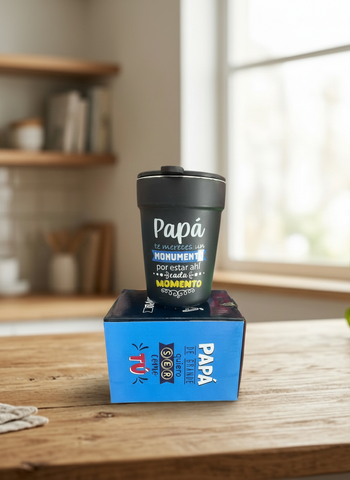 Taza Papá  12 oz  con tapa El Mundo De Sofia