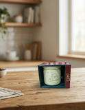 Taza Navideña Letrero Beige El Mundo De Sofía