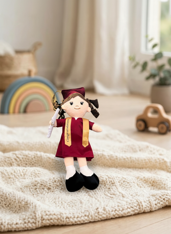 Peluche El Mundo de Sofía Niña Graduada 38cm Roja