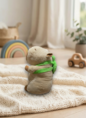 Peluche Capibara Gigante El Mundo de Sofia café verde 58 cm