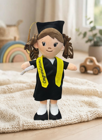Peluche Niña Graduada CH El Mundo De Sofia Color Negro 40 cm