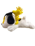 Peluche Snoopy Echado Graduado #1 15cm con Pollo